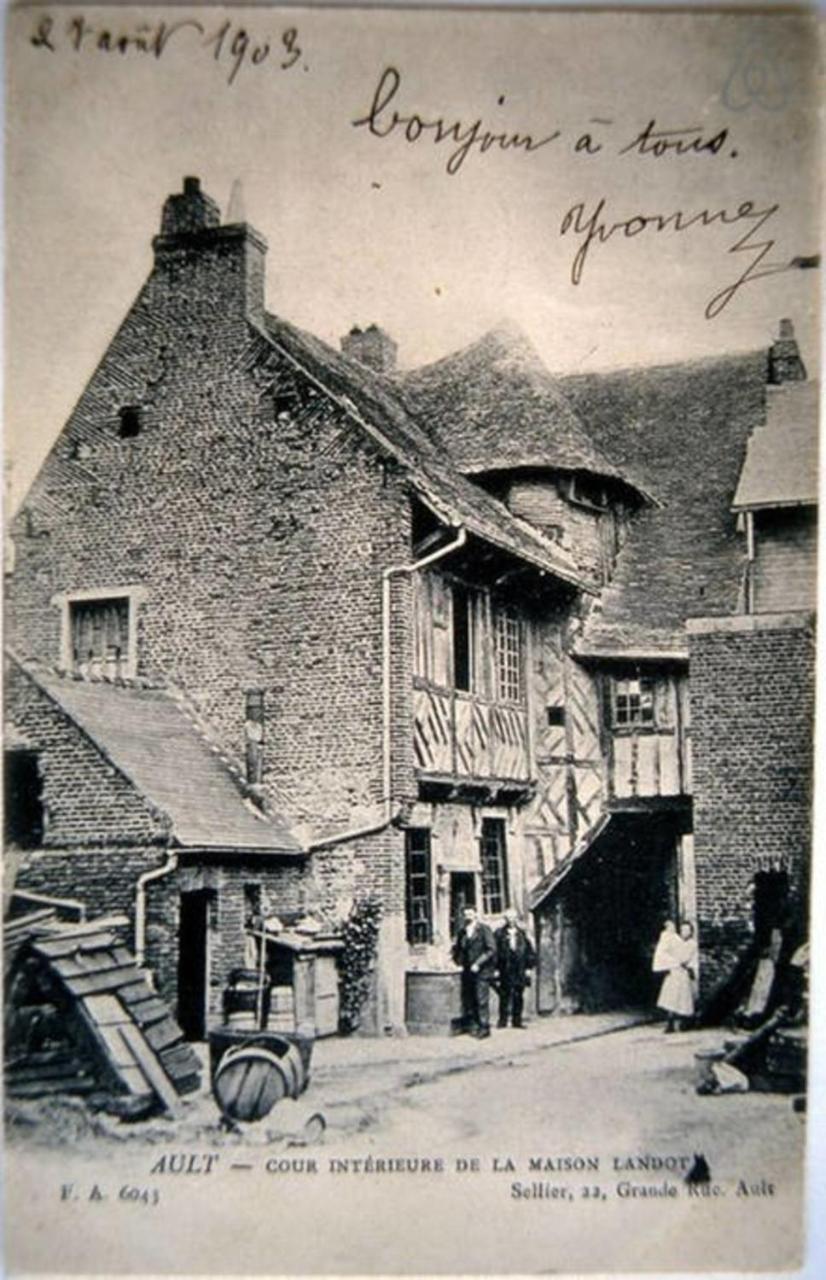 Aa13 - Le Victor Hugo - Sejour D'Exception Dans Un Appartement Historique Ault Dış mekan fotoğraf